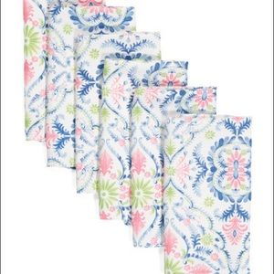 Set of 6 Indoor/outdoor napkins NWT!